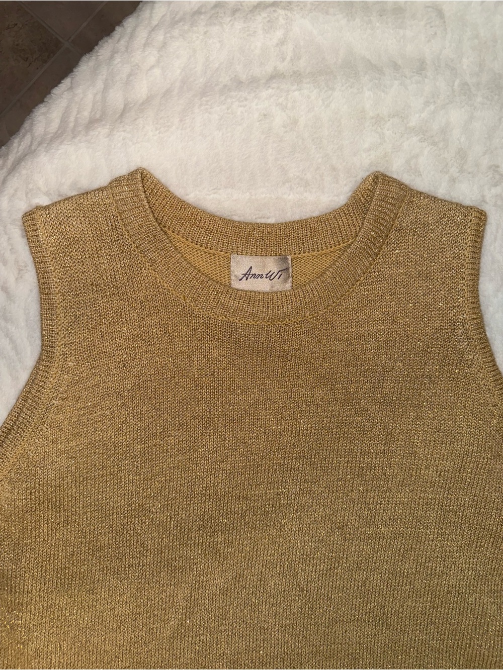 2 x 20$ Metallic Gold Sleeveless Knit Tank Top by Ann Wi Size S - Picture 2 of 4